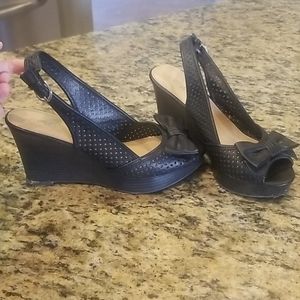 Apt 9 Black Bow Wedge Back Strap Heels